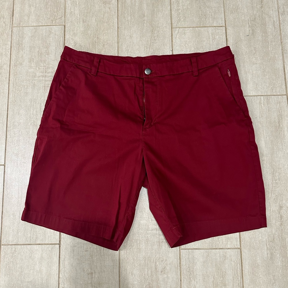 Lululemon “7 Classic Fit Short